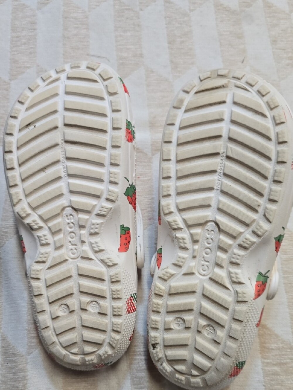 CROCS White Clogs with Red Strawberry Print and Red Lining - Picture 3 of 5